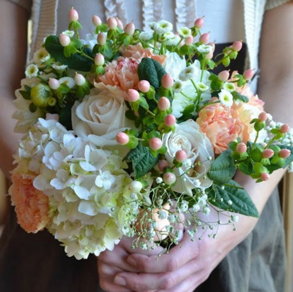 Peach Hypericum Berry Necklace - Picture 4 of 4